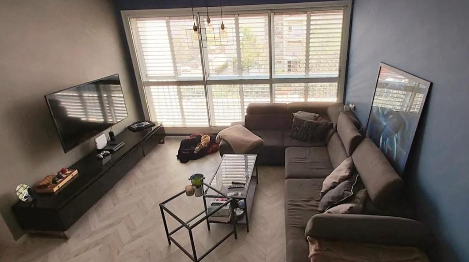 Real-estate room โ before